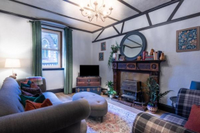Criss Cross Cottage